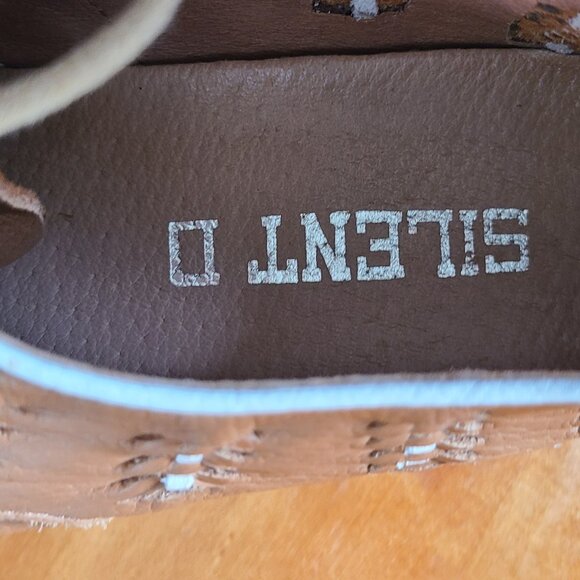 Silent D Brodies Tan-White Leather Lace Up Sneakers, Size 38 - Picture 6 of 11